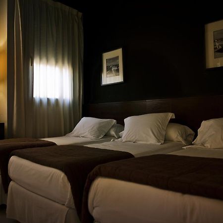 Hostal Badaloni Badalona Cameră foto