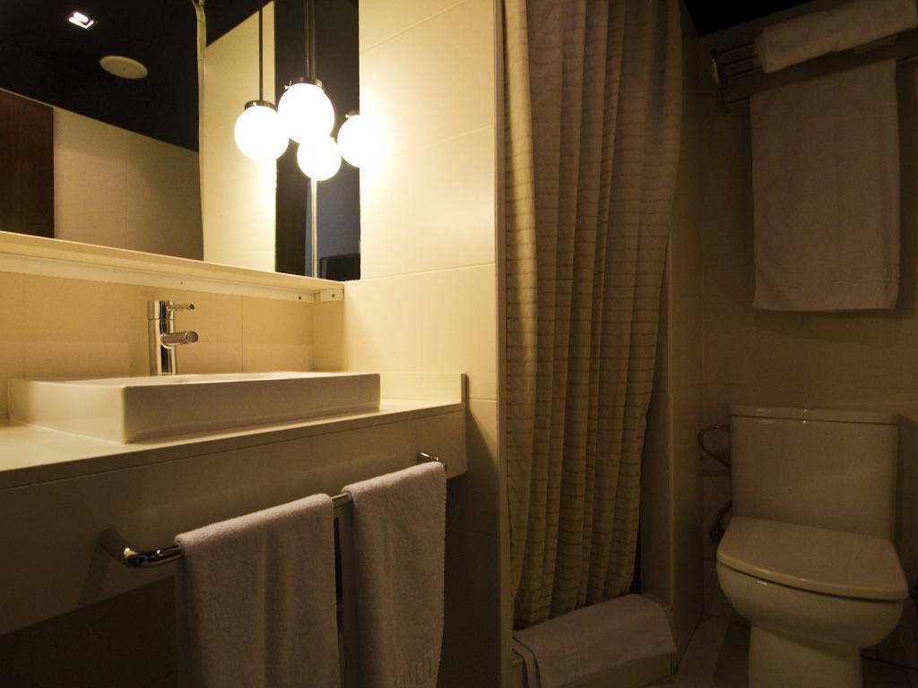 Hostal Badaloni Badalona Cameră foto